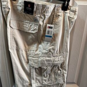 Chaps Men's Cargo Shorts in Light Khaki